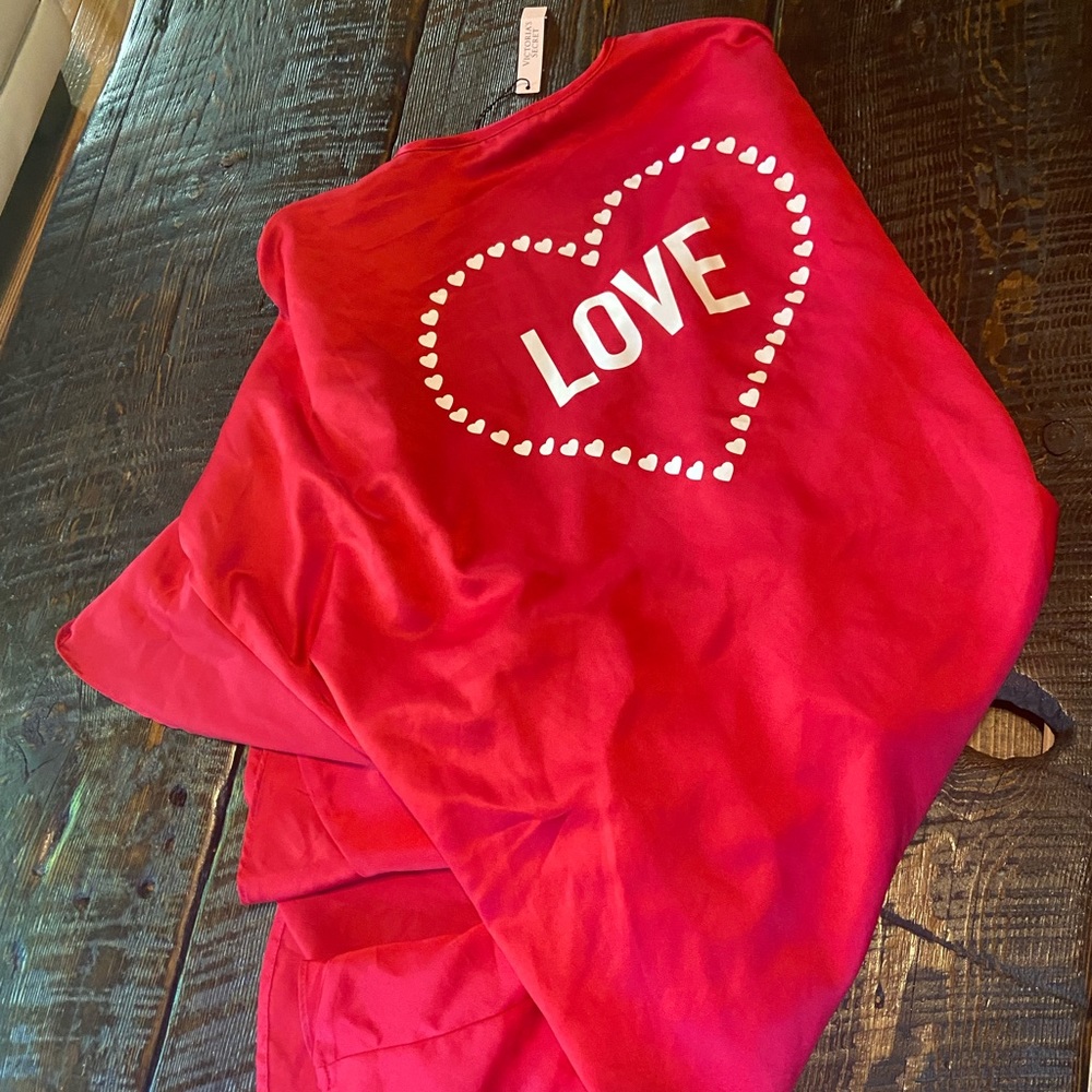 Nwt Victoria’s Secret silk robe